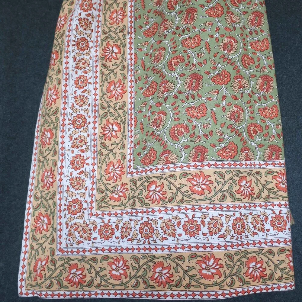 VTG Williams-Sonoma Tablecloth Countryside Floral Block Print Cottagecore 70x126